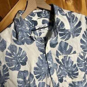 American‎ Eagle Men's Large Blue/White Short Sleeve Button Up Shirt Tropical
